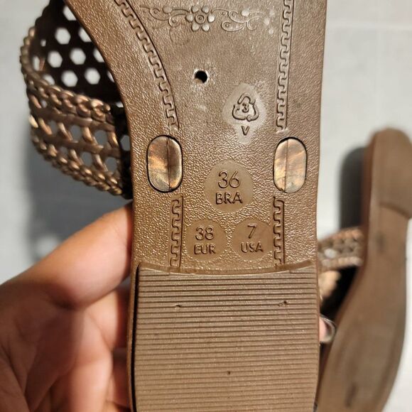 Grendene Womens Brown Flower Comfort Slip On Flat Thong Sandal Size US 7 - Picture 8 of 8